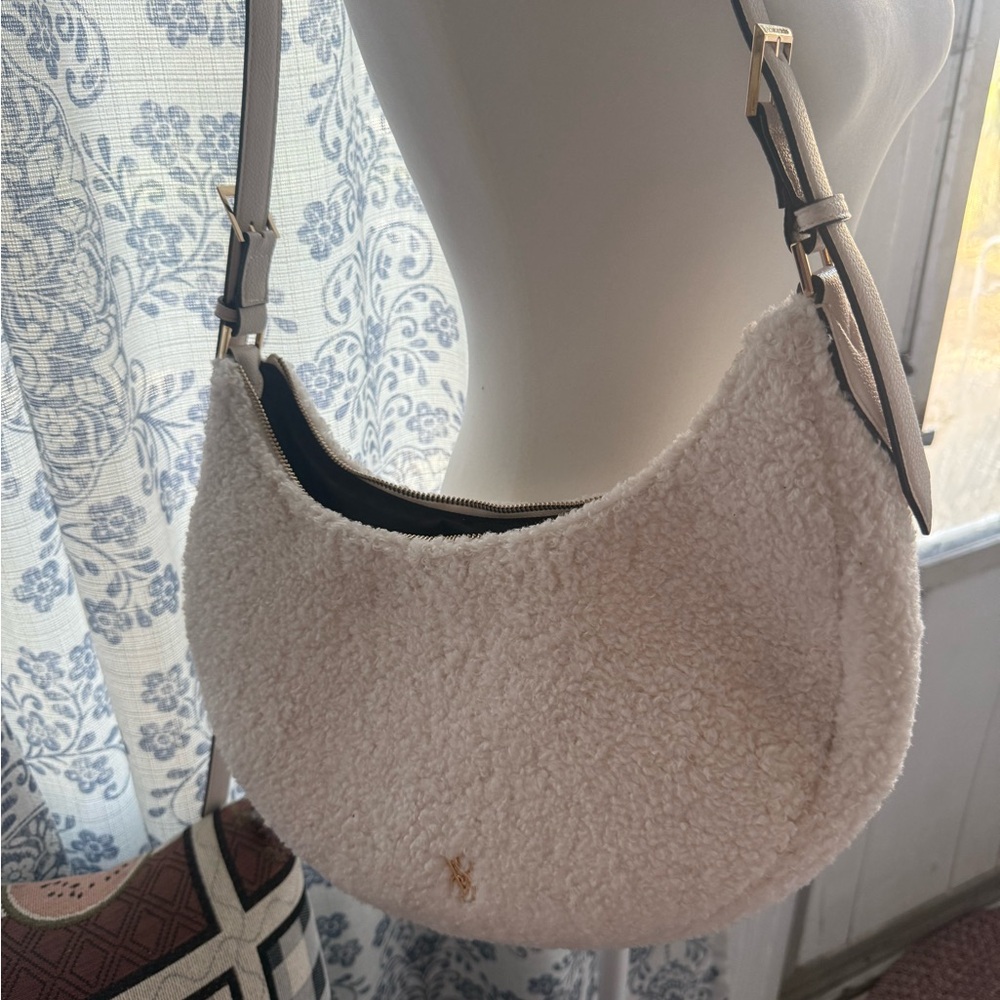 Victoria's Secret Cream Shoulder Bag with Elegant Design